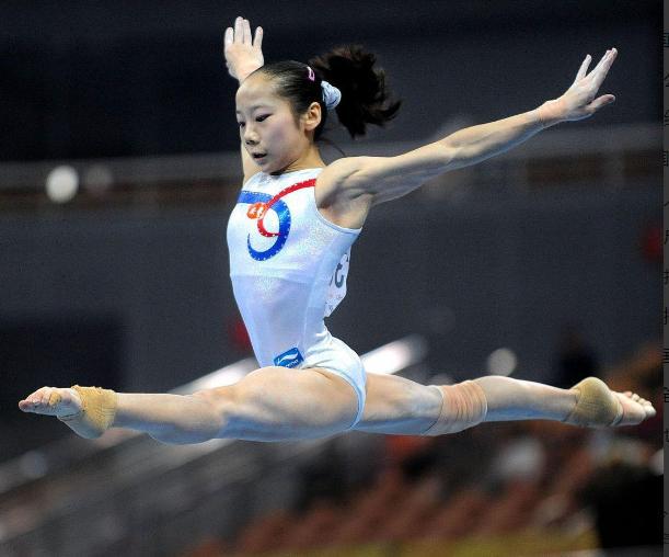 女子体操项目中泰国选手表现亮眼