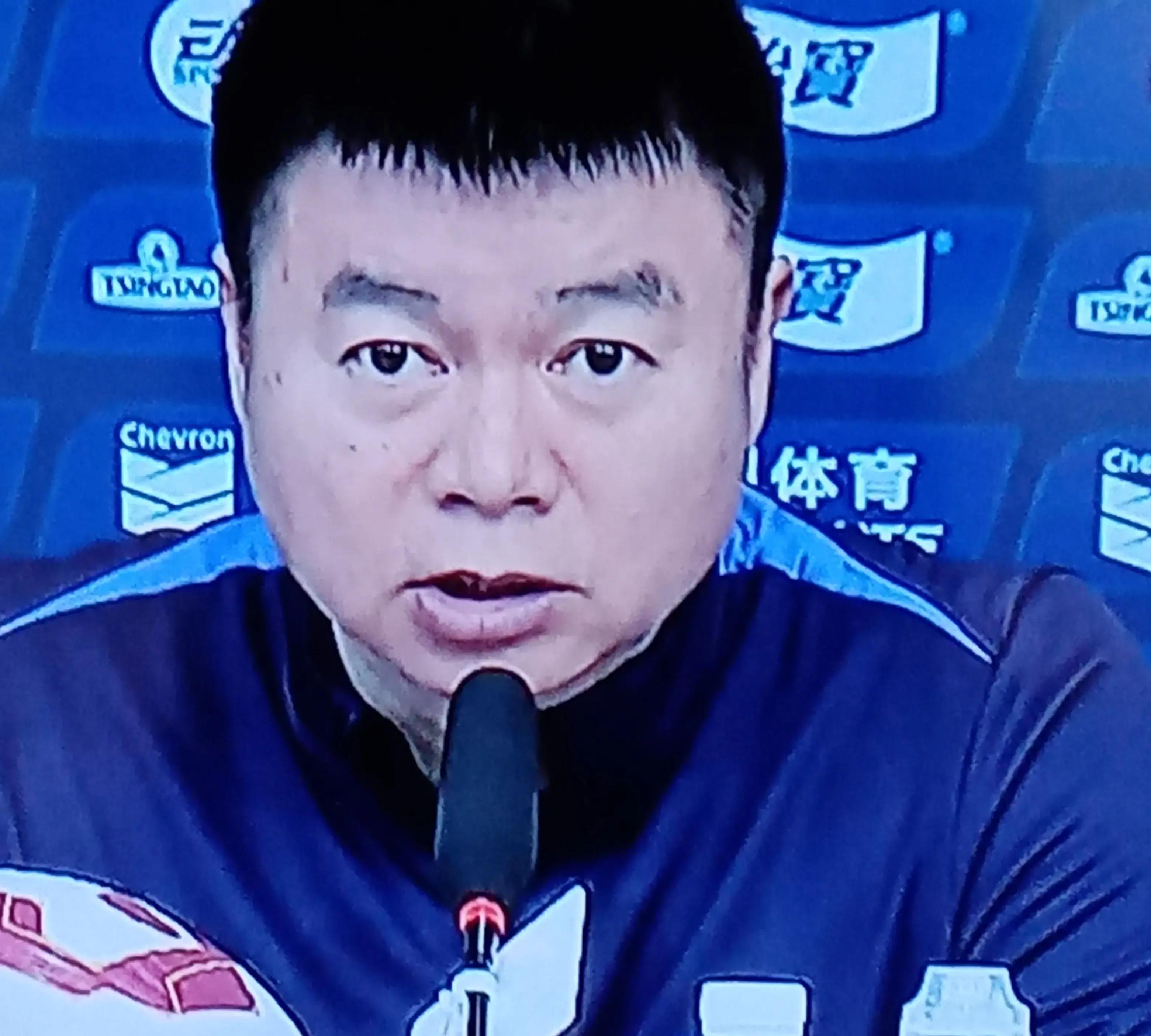包含大连一方客场不敌上海绿地申花，遭遇两连败的词条
