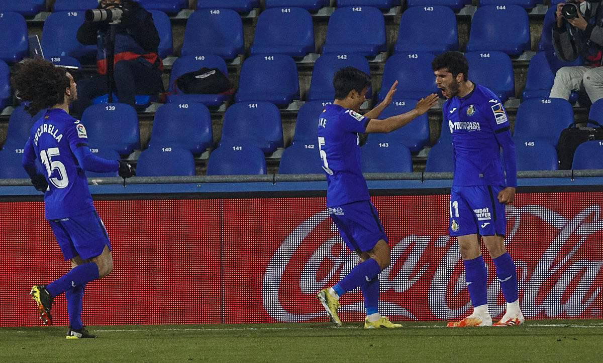 巴伦西亚迎来胜利,冲刺领先! 巴伦西亚迎来胜利,冲刺领先!