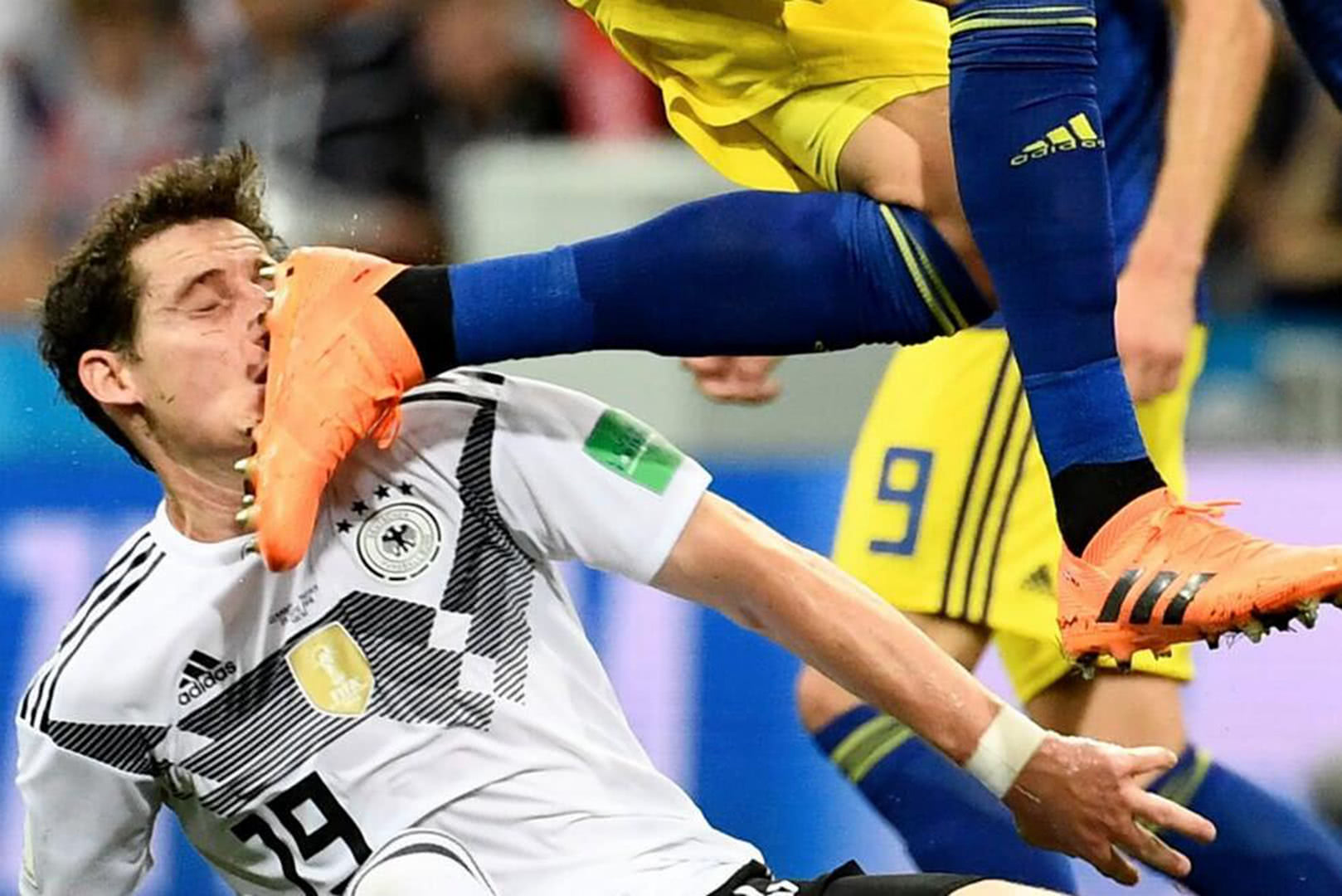 德国被法国绝杀,小组形势严峻 德国被法国绝杀,小组形势严峻