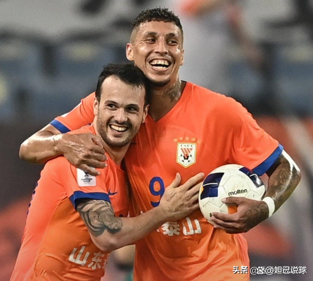 队员相互配合，带领球队击败对手的简单介绍