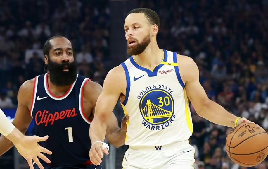 勇士惜败快船,遭遇失利 勇士惜败快船,遭遇失利