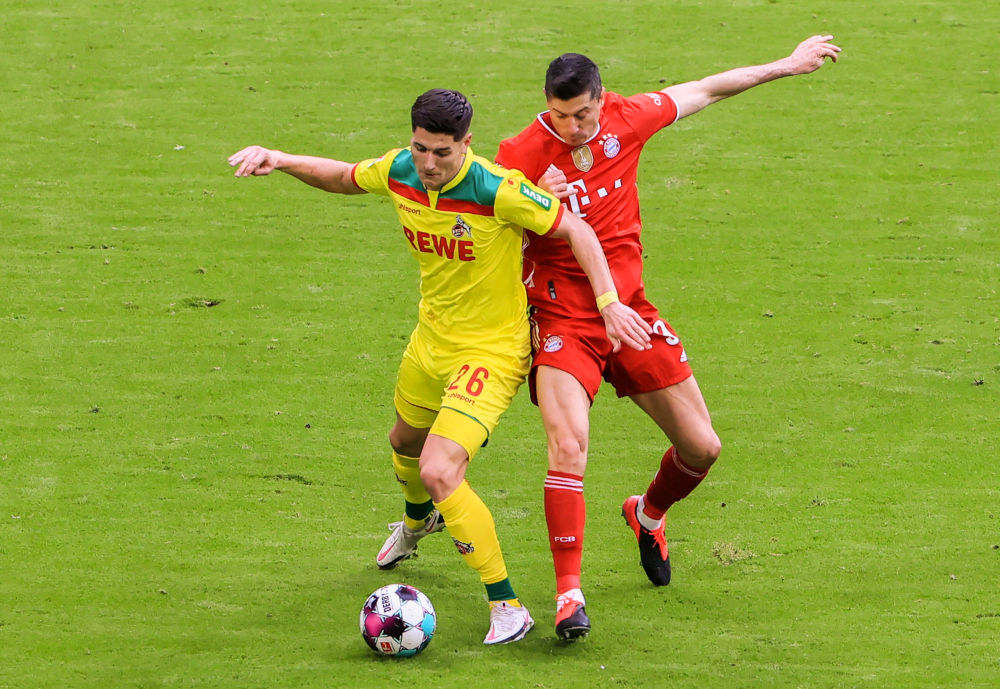 包含拜仁惊险逆转多特蒙德，豪取德甲领头羊位置的词条